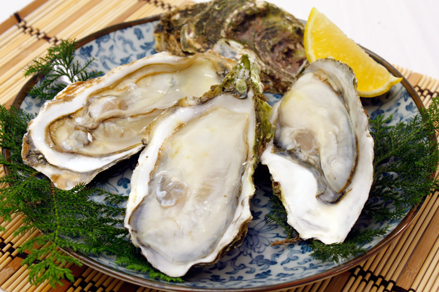 岩手県産　生食用殻つき牡蛎（20個入）